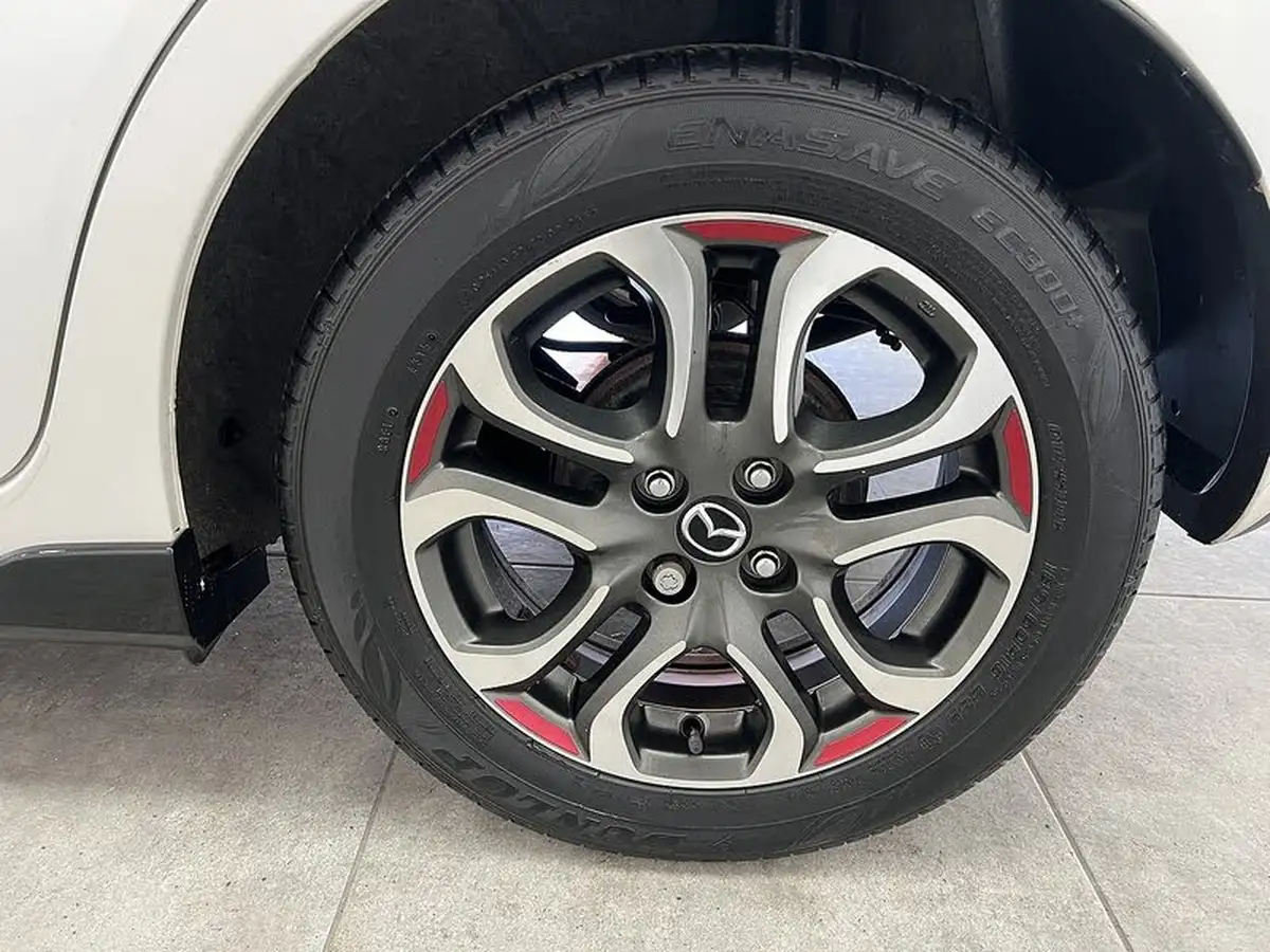 2016-mazda-mazda2-15-sport-black-big-20