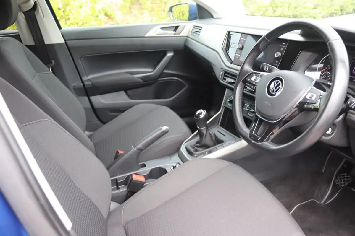 2021-volkswagen-polo-10-tsi-match-big-23