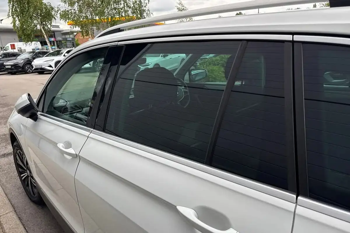 2018-volkswagen-tiguan-20tdi-se-navigation-150ps-4motion-ss-dsg-big-27