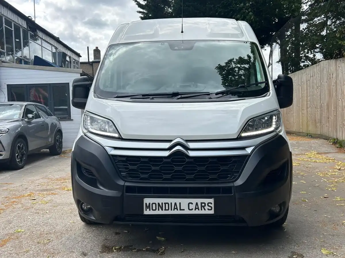 2020-citroen-relay-22bluehdi-35-l3h2-driver-big-9