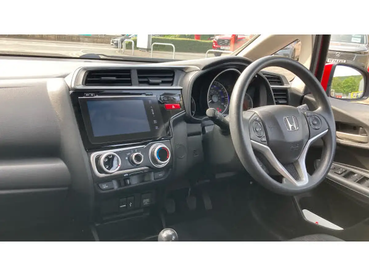 2016-honda-jazz-13-i-vtec-se-big-8