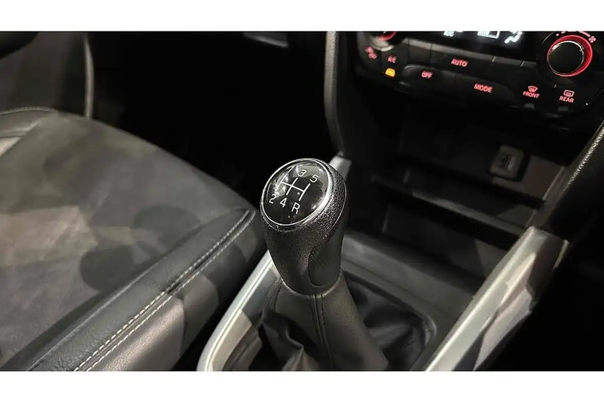 2018-suzuki-vitara-16-sz5-big-49