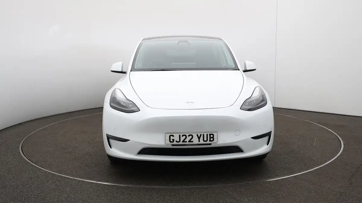 2022-tesla-model-y-e-long-range-big-39