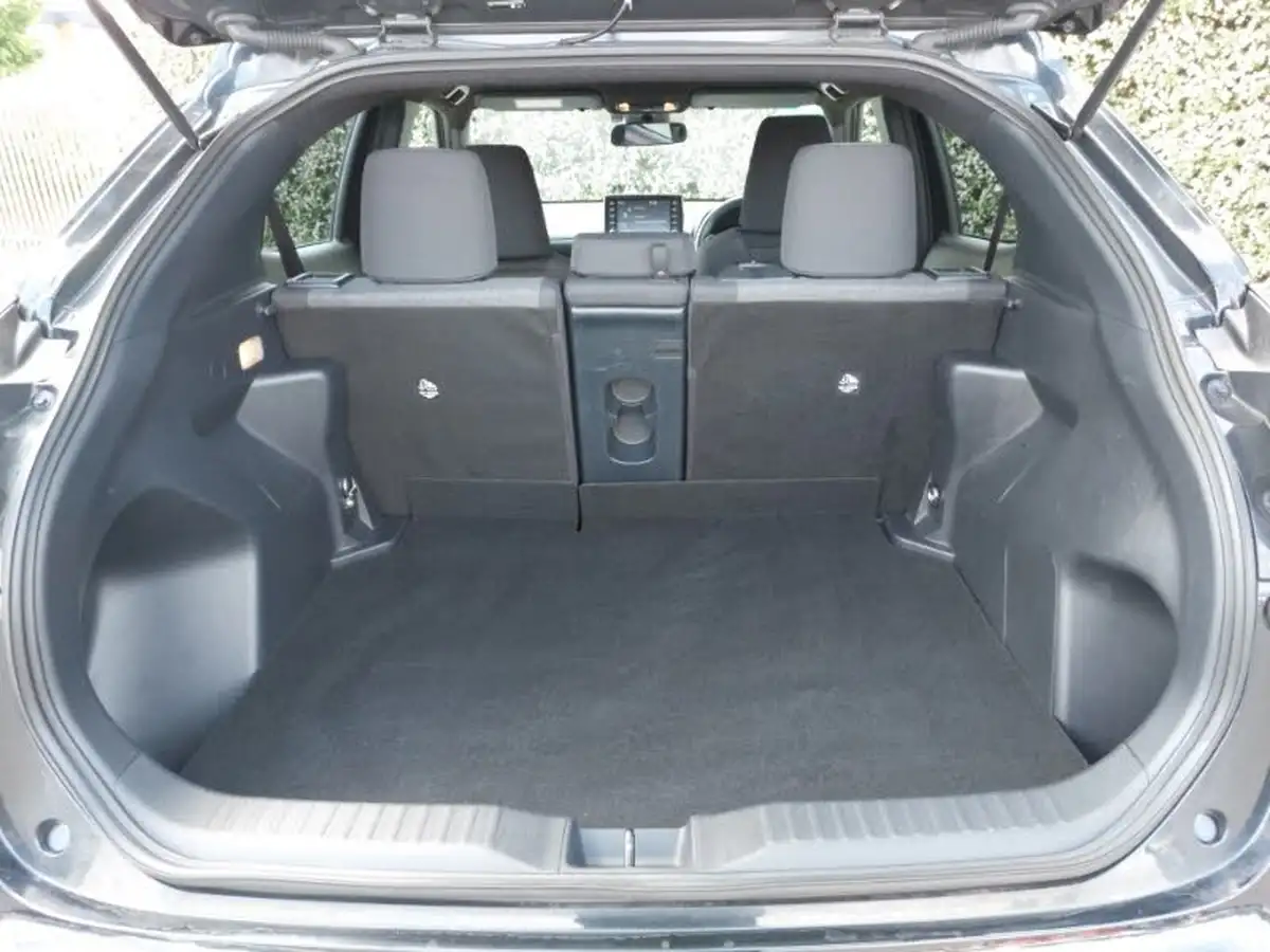 2021-toyota-yaris-15-vvt-i-design-panoramic-roof-big-7