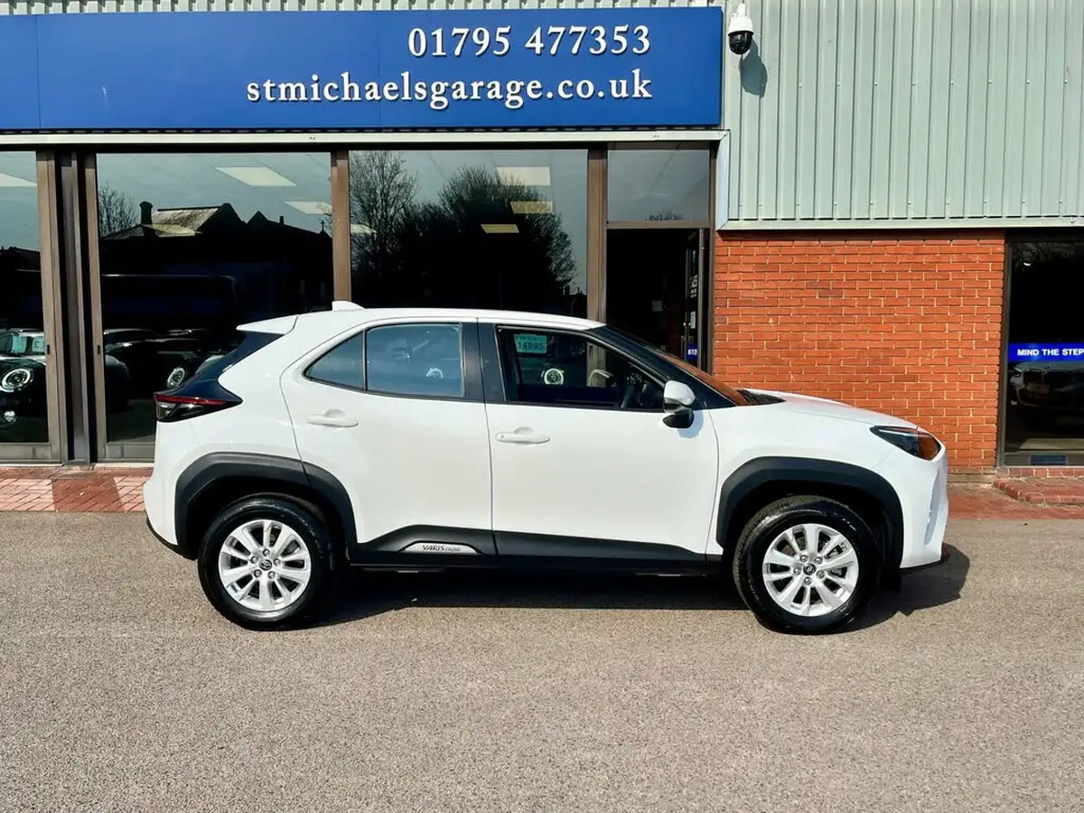 2022-toyota-yaris-cross-15-vvt-i-icon-big-9