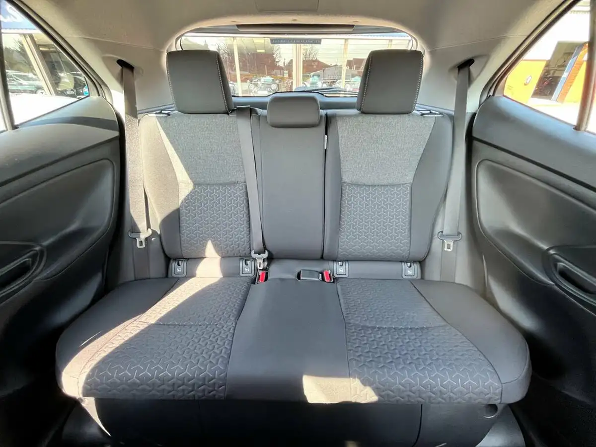 2022-toyota-yaris-cross-15-vvt-i-icon-big-57