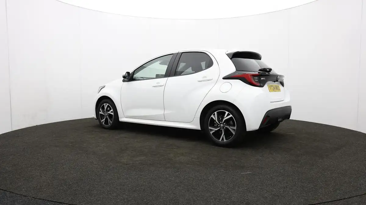 2024-toyota-yaris-15-vvt-i-design-big-76