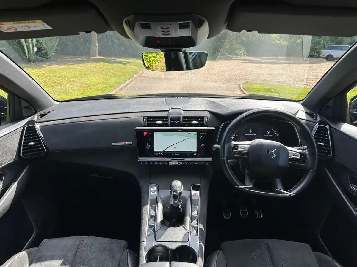 2019-ds-ds-7-crossback-15-bluehdi-performance-line-big-1