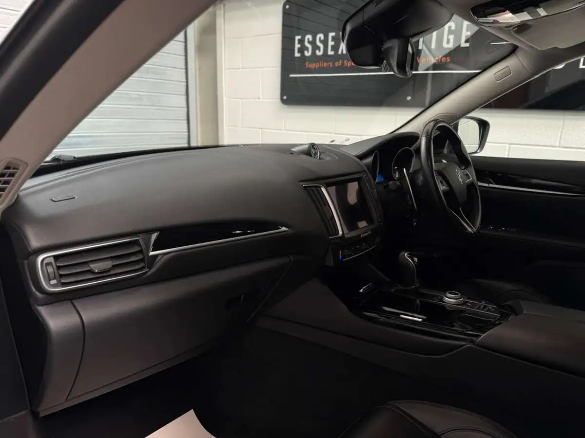 2018-maserati-levante-30td-gransport-nerissimo-edition-big-15