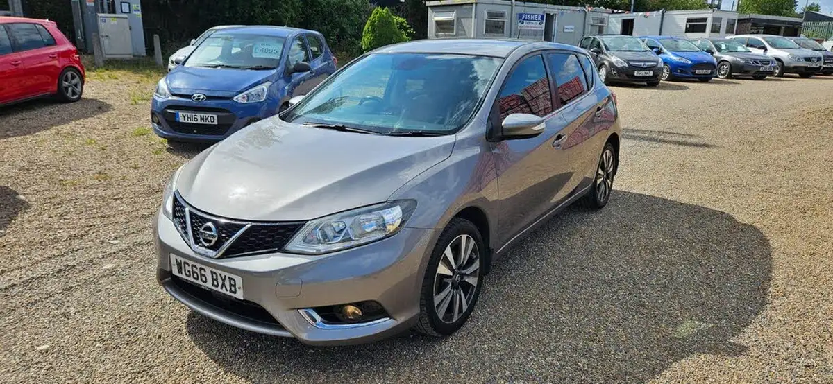 2016-nissan-pulsar-big-12