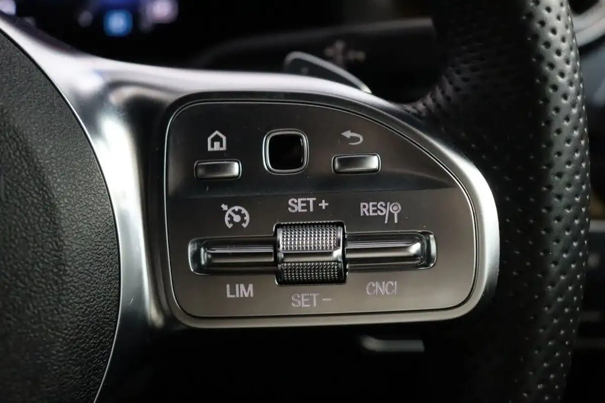 2022-mercedes-benz-a-class-13-a180-amg-line-executive-edition-hatchback-5d-7g-dct-big-30