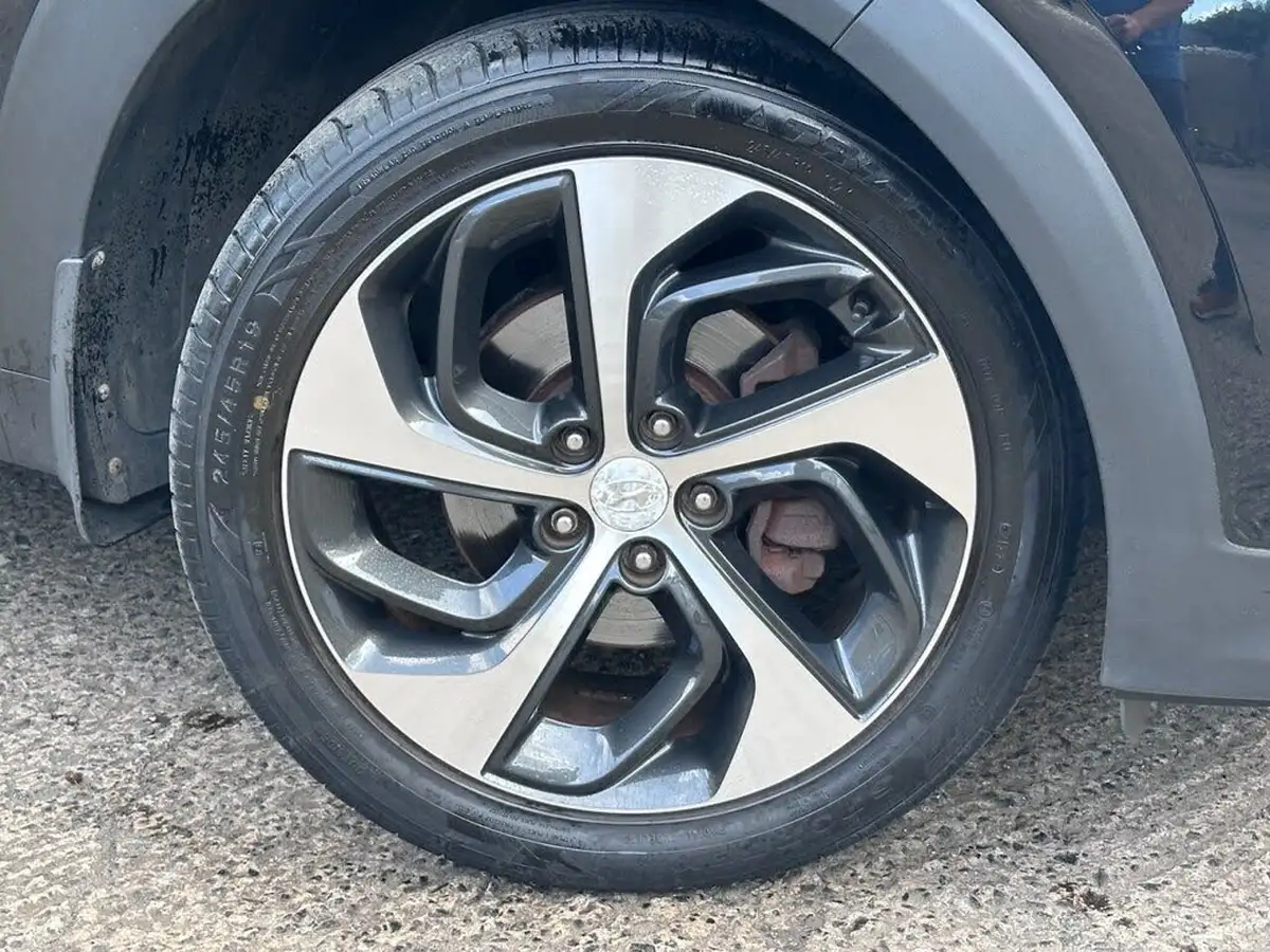 2018-hyundai-tucson-17crdi-blue-drive-premium-141ps-dct-big-2