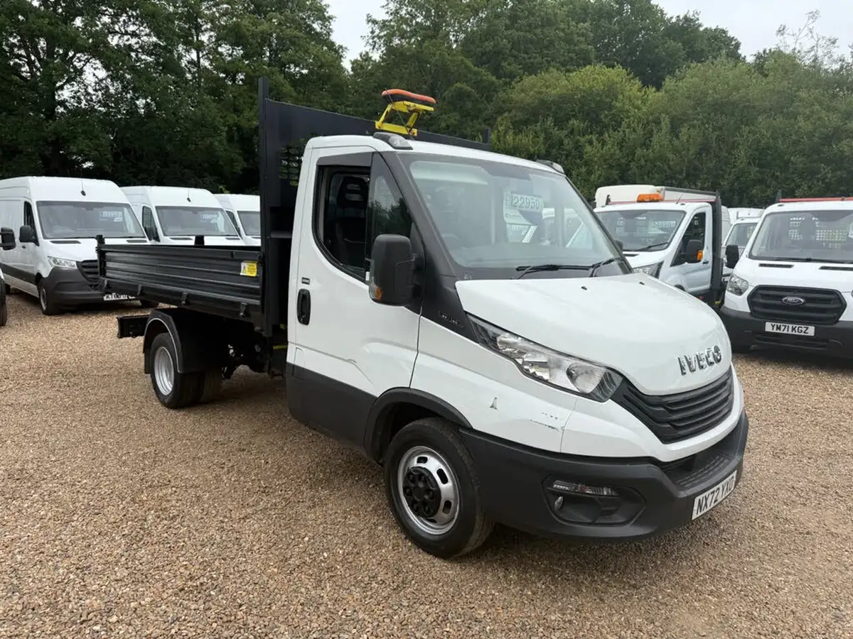 2022-iveco-daily-35c-class-big-2