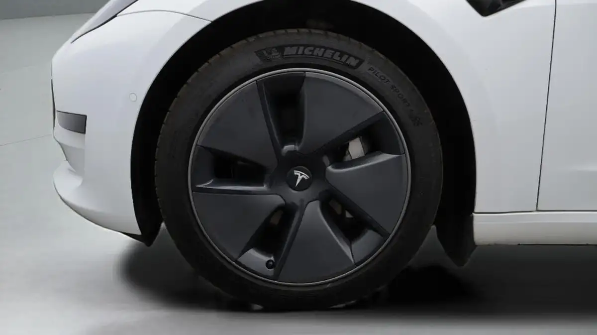 2021-tesla-model-3-e-standard-plus-big-18