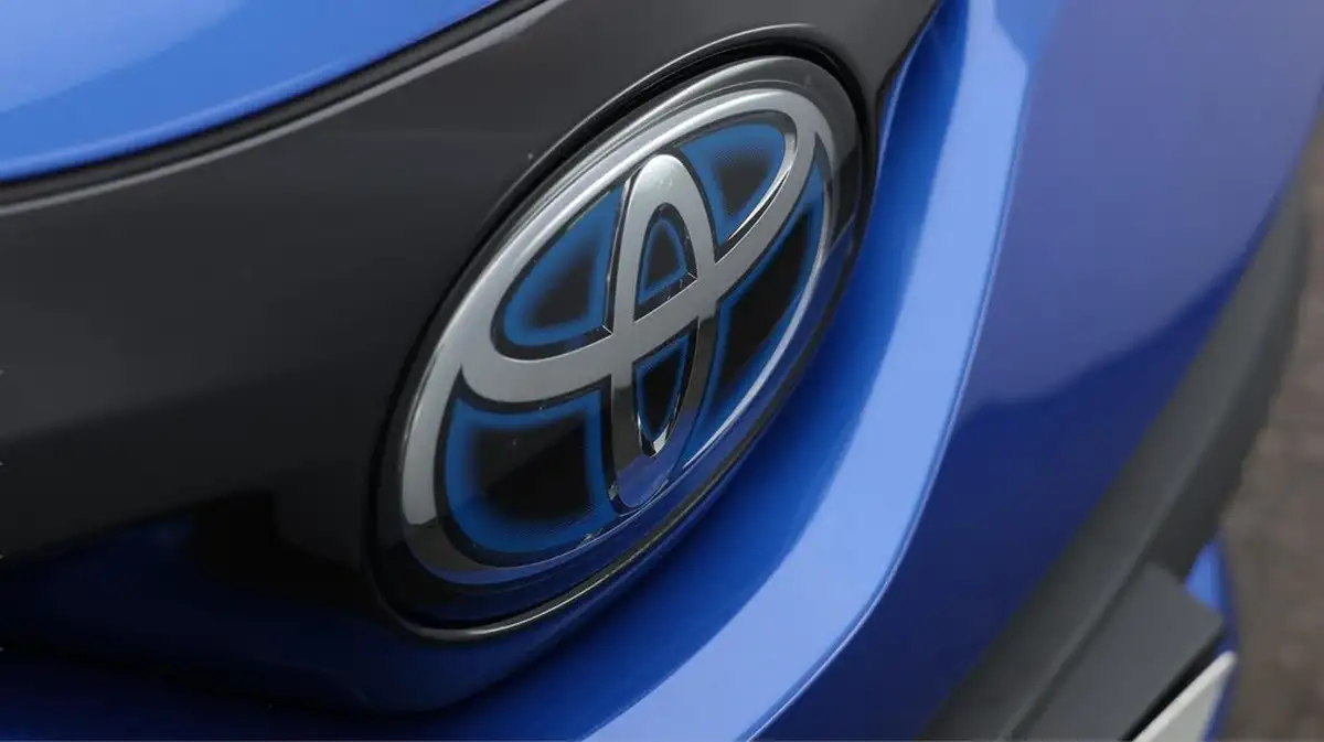 2022-toyota-c-hr-18-vvt-i-icon-big-22