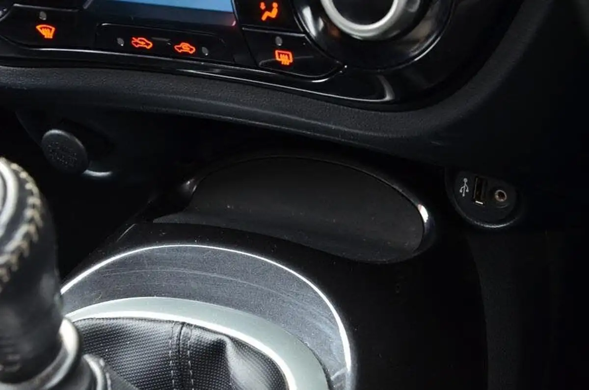2015-nissan-juke-12-tekna-big-34