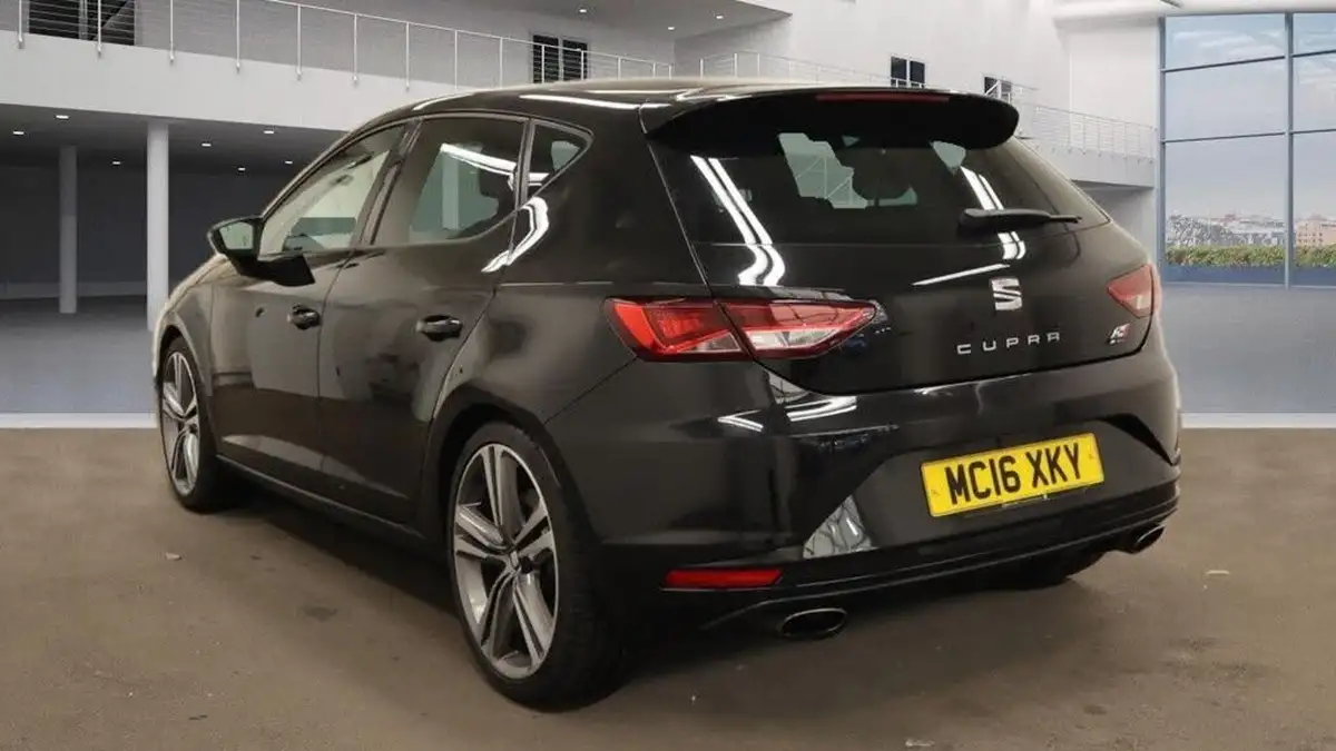 2016-seat-leon-20-tsi-cupra-290-hatchback-5d-big-6