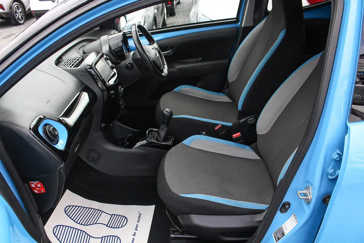 2015-toyota-aygo-10-vvt-i-x-cite-2-68bhp-x-tra-convenience-5d-big-17