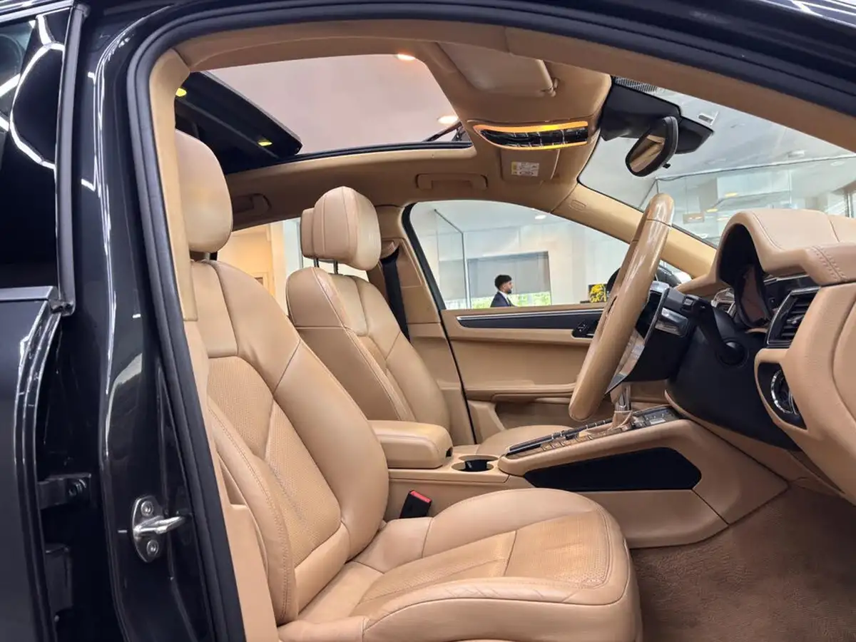 2016-porsche-macan-20-big-38
