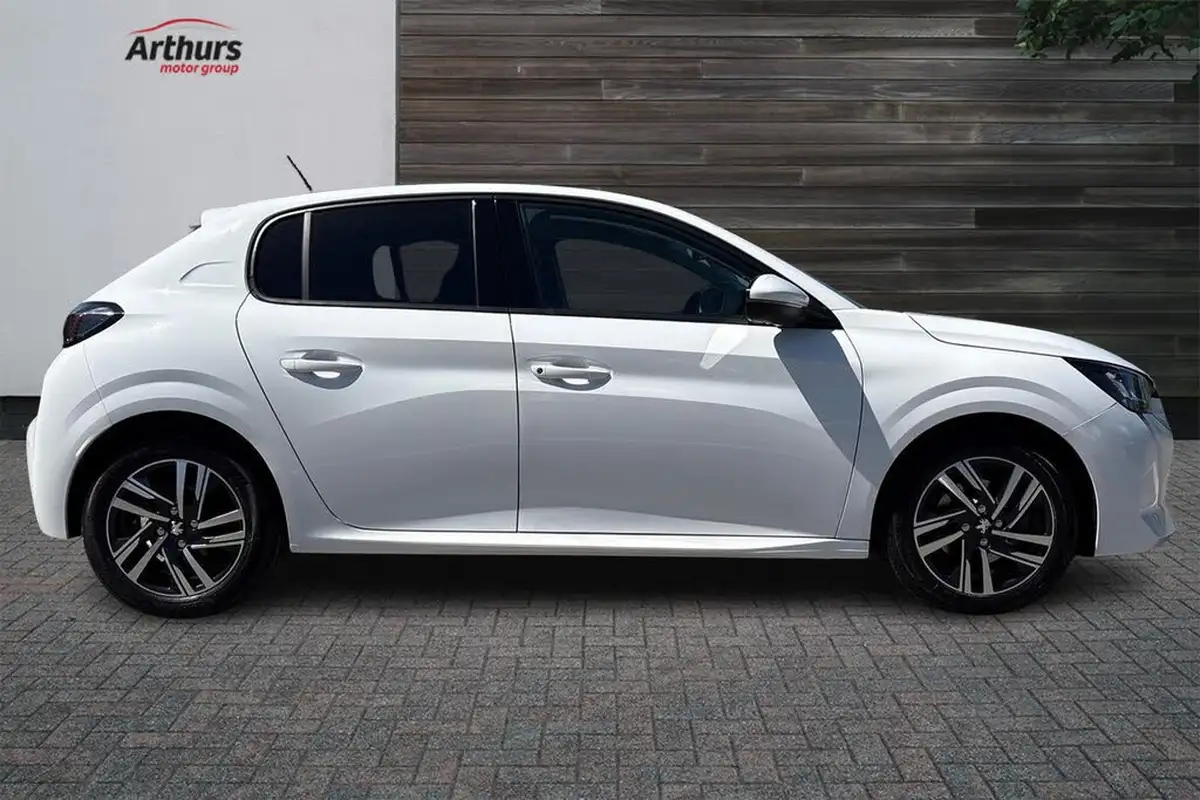 2021-peugeot-208-12-puretech-allure-100bhp-big-1