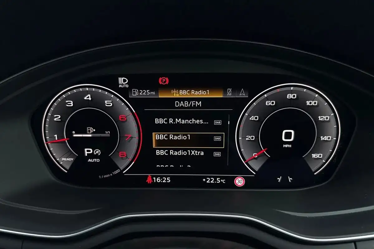 2024-audi-a4-avant-20-35-tfsi-black-edition-big-44