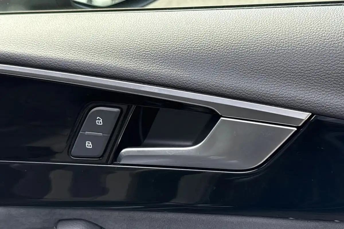 2024-audi-a4-avant-20-35-tfsi-black-edition-big-20