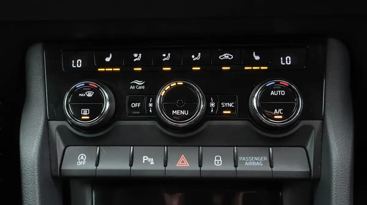 2023-skoda-karoq-15-tsi-se-l-dsg-big-12