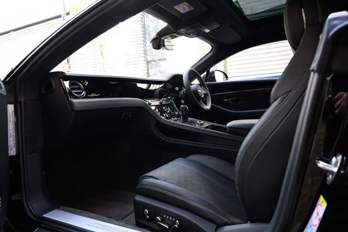 2024-bentley-continental-big-50
