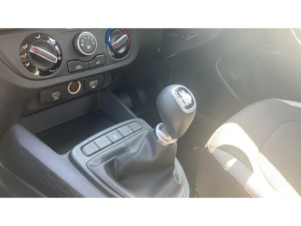 2025-hyundai-i10-10-advance-63ps-big-12