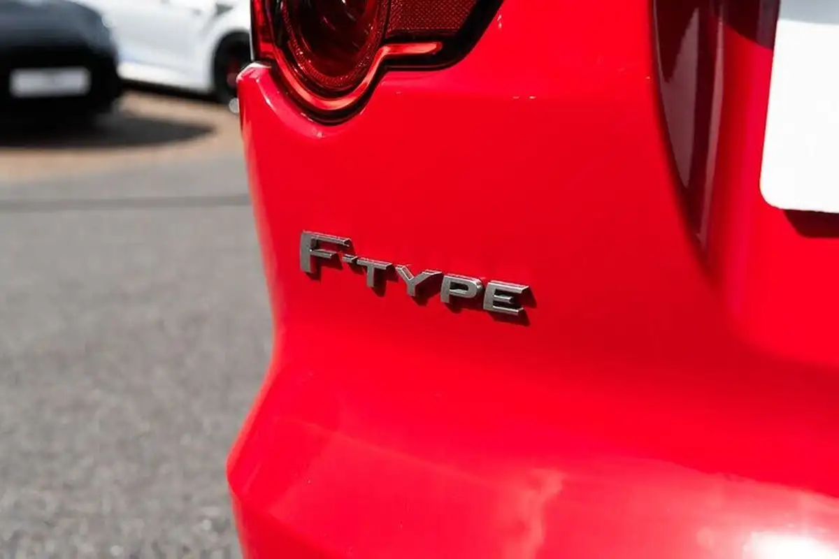 2019-jaguar-f-type-30-v6-sc-r-dynamic-340ps-convertible-auto-big-19
