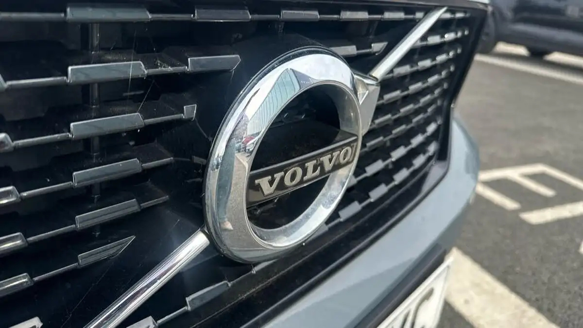 2020-volvo-xc40-20td-d4-r-design-big-15