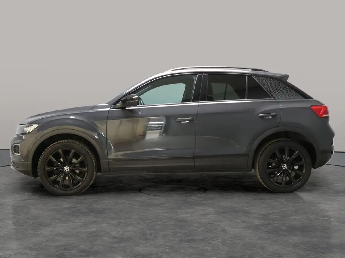 2021-volkswagen-t-roc-15-tsi-black-edition-big-15