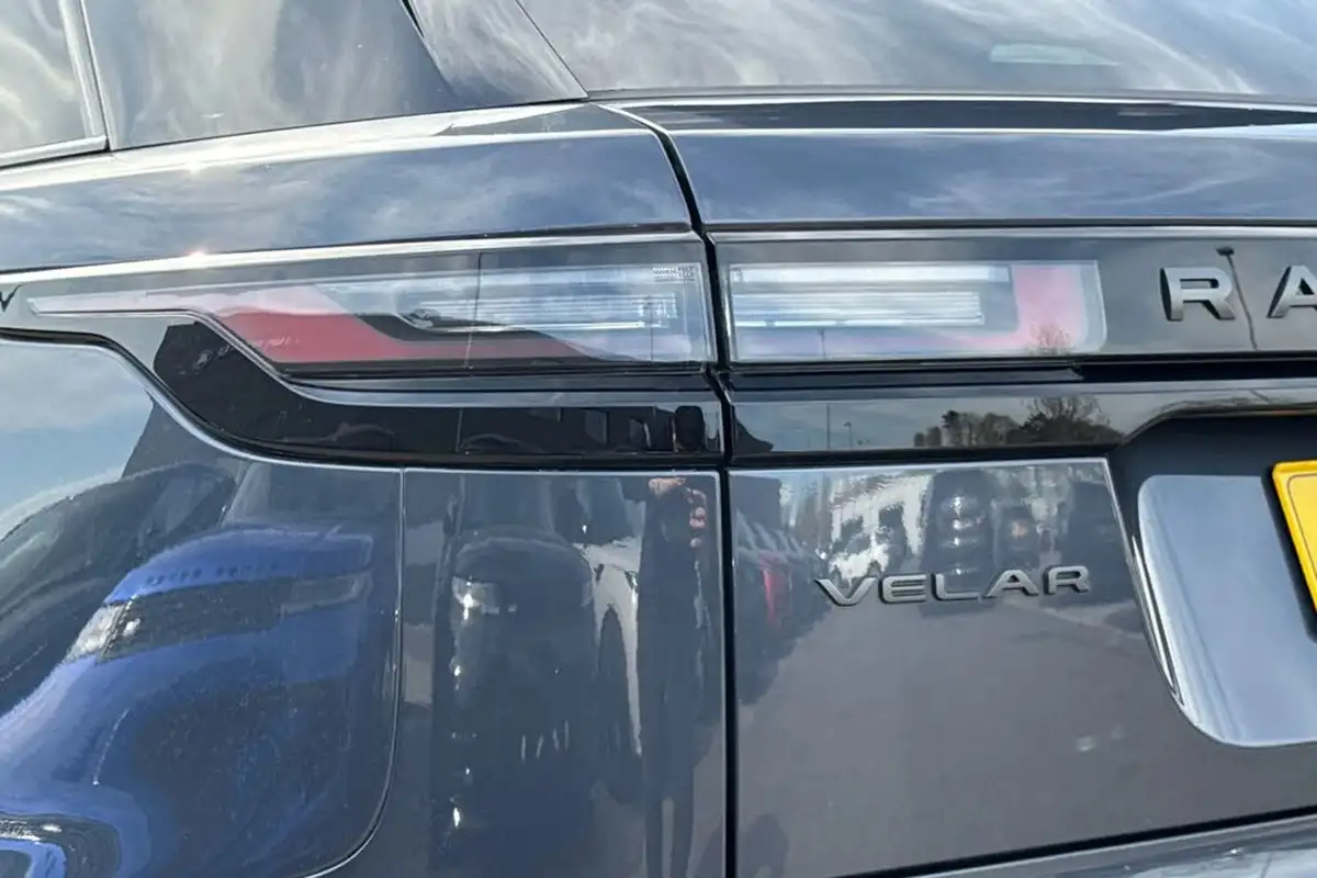 2023-land-rover-range-rover-velar-20-d200-dynamic-se-big-19