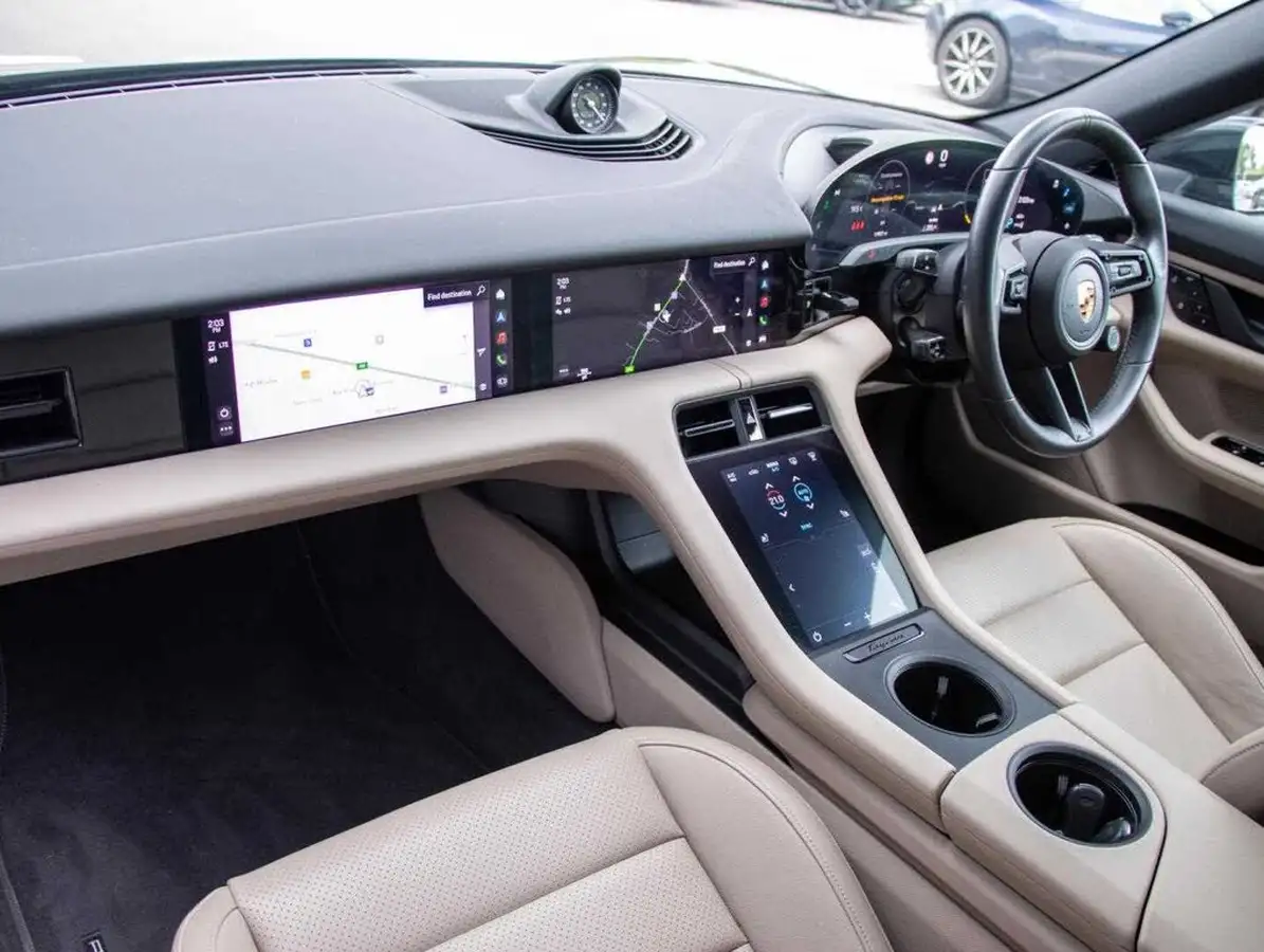 2023-porsche-taycan-e-4s-sport-turismo-571ps-performance-battery-plus-big-9