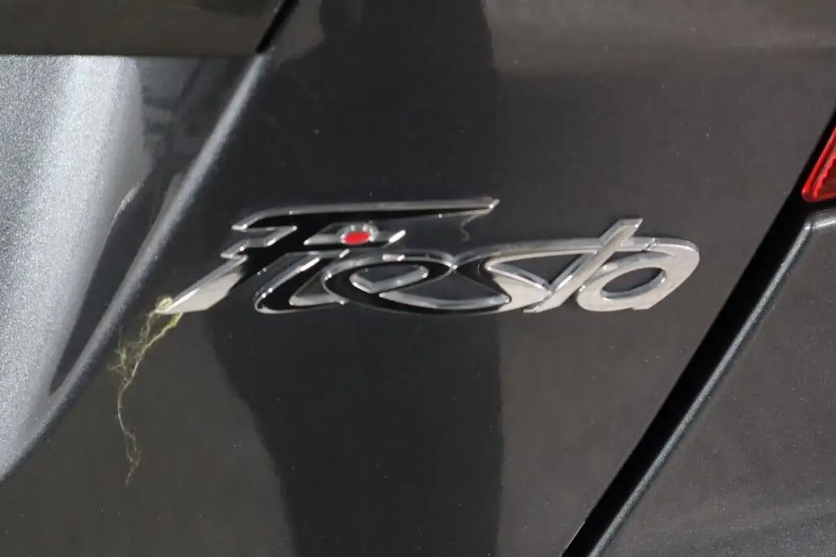 2016-ford-fiesta-125-zetec-5d-big-30