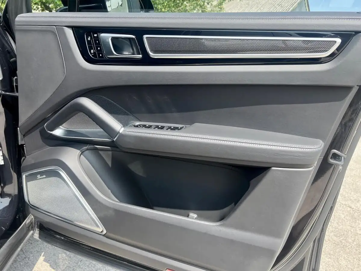 2020-porsche-cayenne-40-v8-turbo-station-wagon-big-25