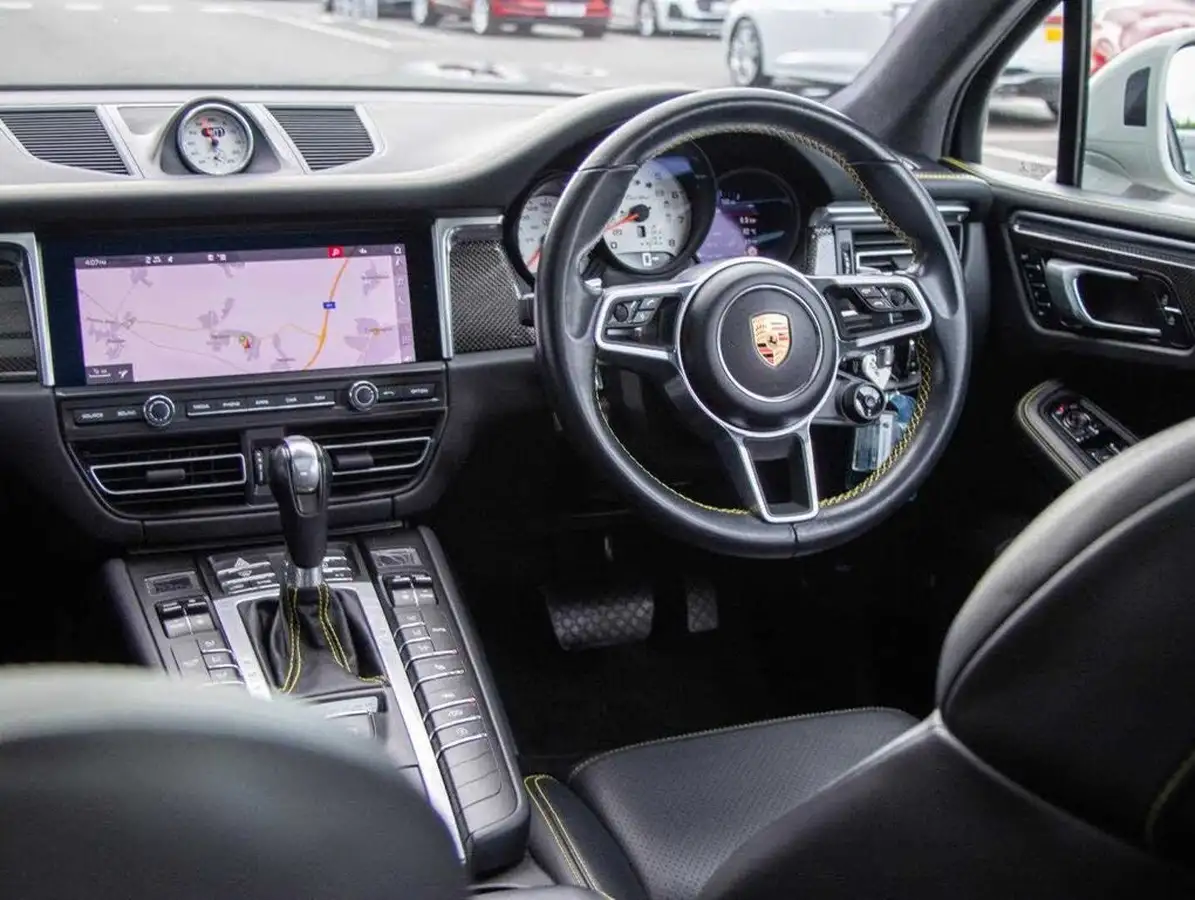 2020-porsche-macan-29-v6-turbo-big-25