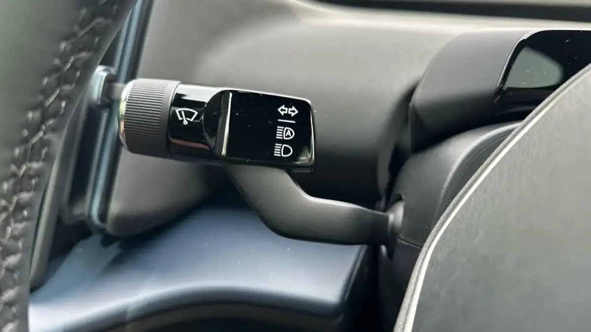 2025-volvo-ex30-e-single-motor-ultra-big-19