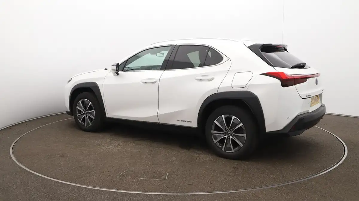 2021-lexus-ux-300e-e-ux-big-36
