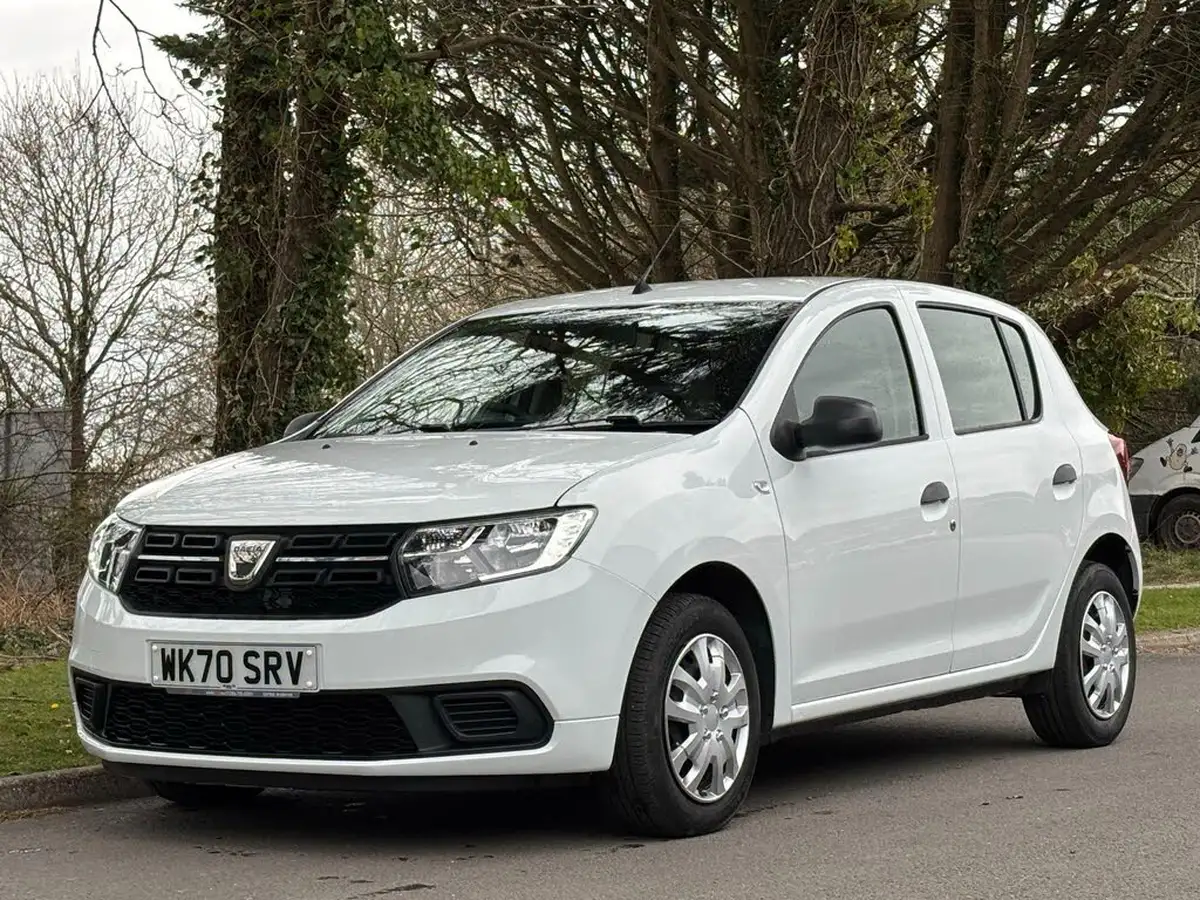 2020-dacia-sandero-10-tce-essential-big-2