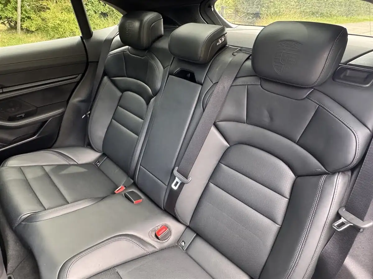 2023-porsche-taycan-e-sport-turismo-476ps-performance-battery-plus-big-18