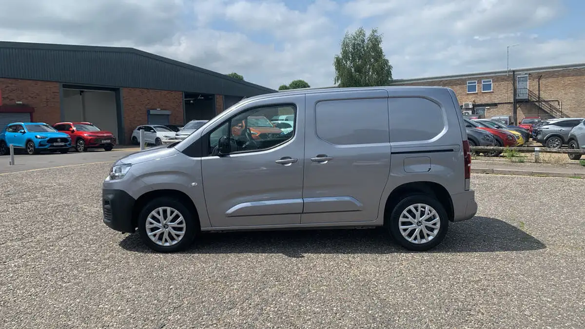 2024-citroen-berlingo-15-bluehdi-1000-driver-edition-100pseu6d-big-5