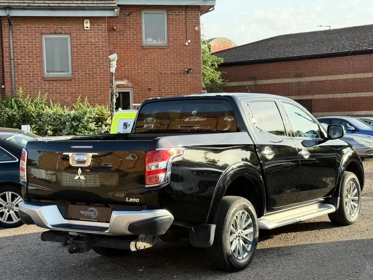 2017-mitsubishi-l200-24di-d-barbarian-178bhp-eu6-auto-big-11