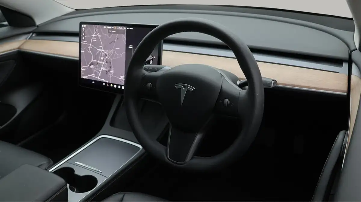 2022-tesla-model-3-e-long-range-big-9