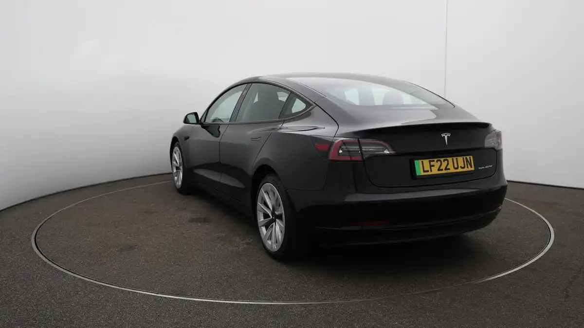 2022-tesla-model-3-e-long-range-big-61