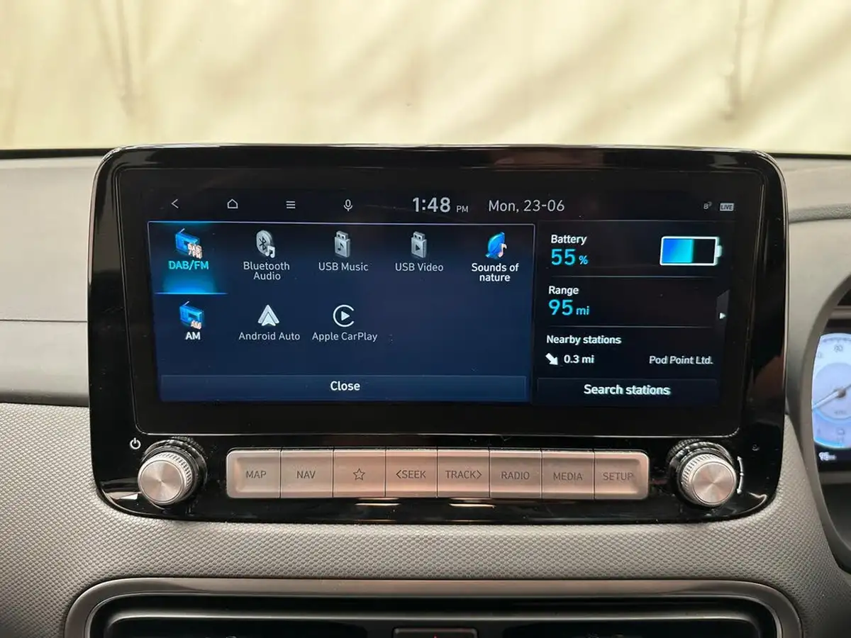 2023-hyundai-kona-e-premium-136ps-39kwh-big-18