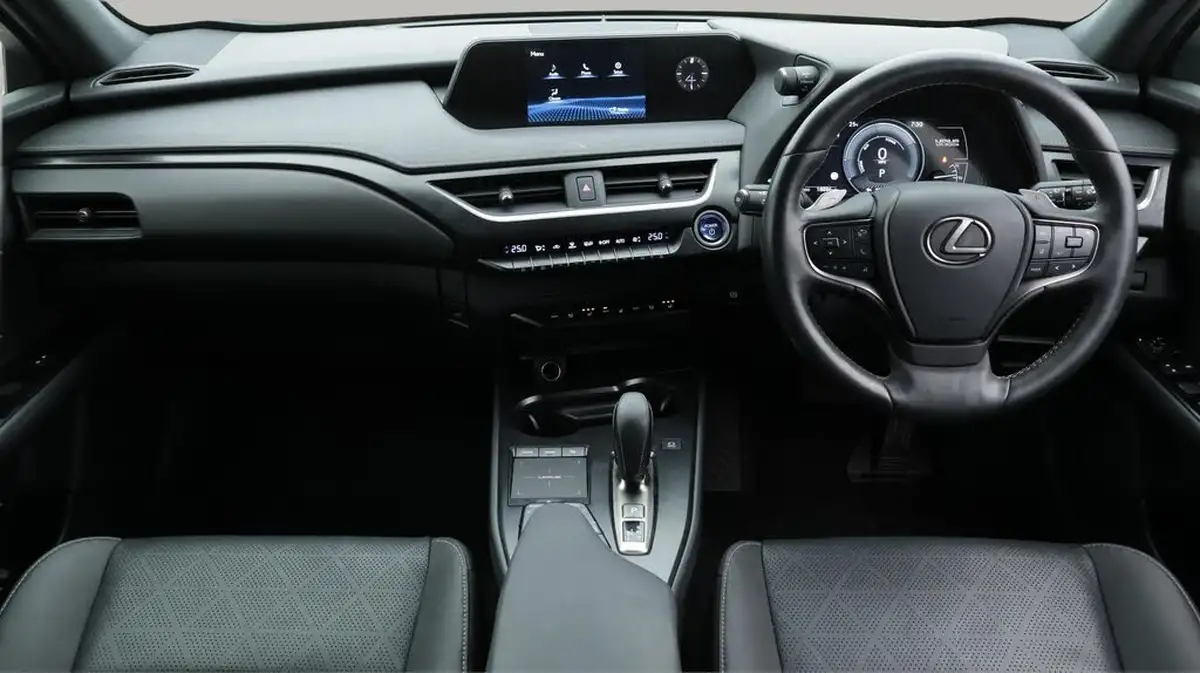 2021-lexus-ux-300e-e-ux-big-12