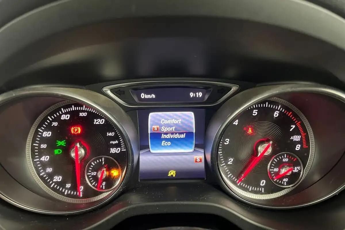 2018-mercedes-benz-gla-class-16-gla-200-amg-line-154bhp-big-36