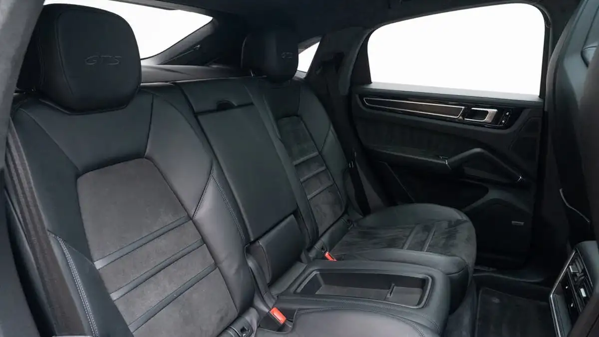 2020-porsche-cayenne-40-v8-gts-coupe-big-35