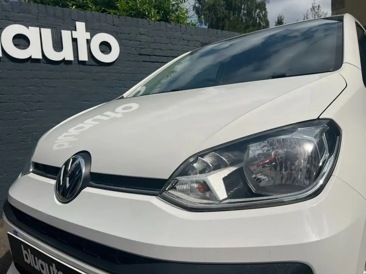2017-volkswagen-up-10-high-up-75ps-5d-big-3